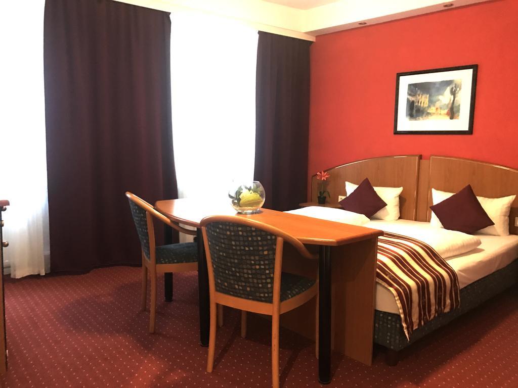 Hotel Condor ฮัมบูร์ก ภายนอก รูปภาพ