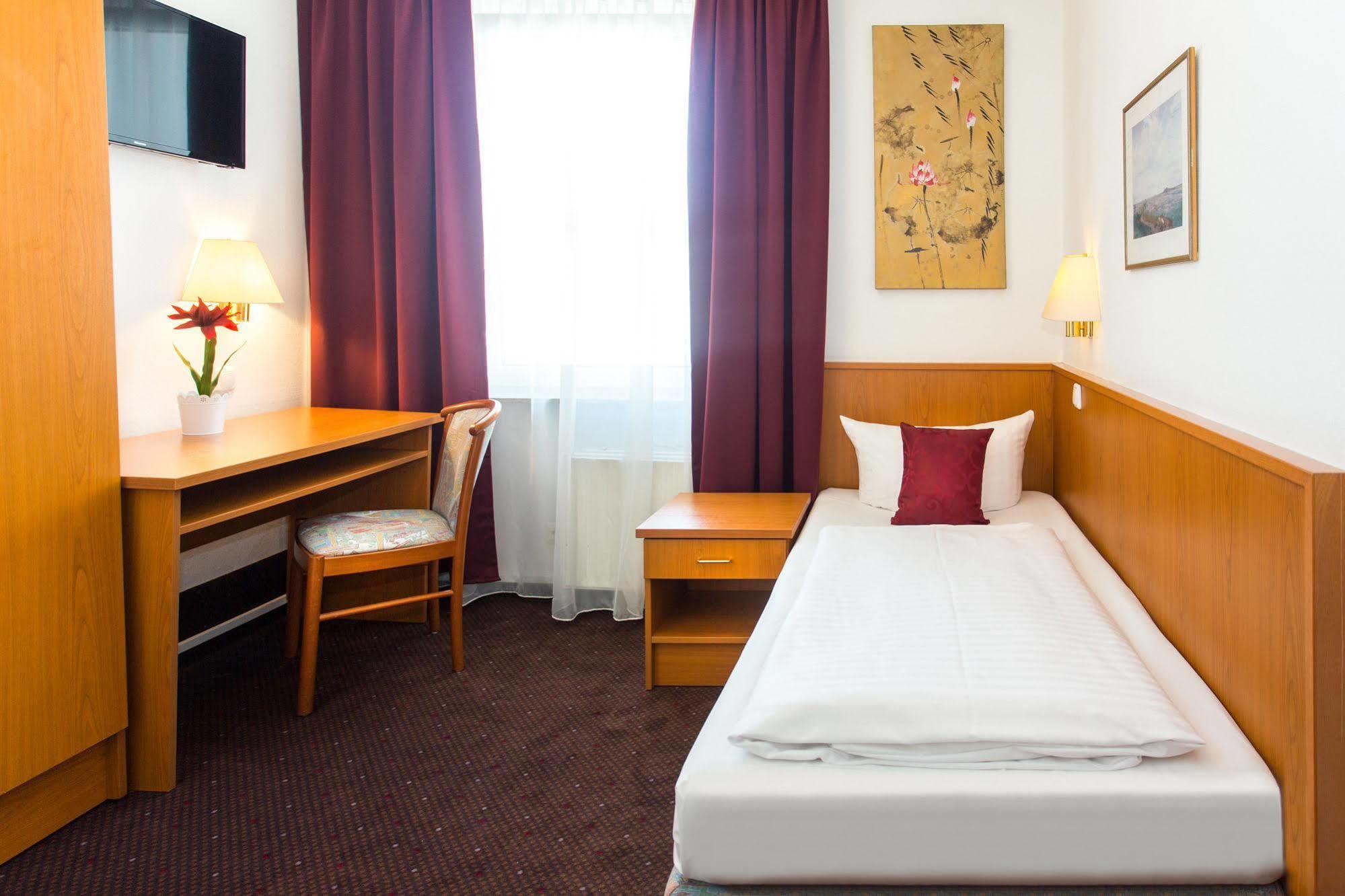 Hotel Condor ฮัมบูร์ก ภายนอก รูปภาพ